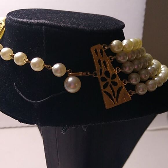 Yellow Five Strand Faux Pearl Necklace Cottagecore Grandmacore - Picture 3 of 6